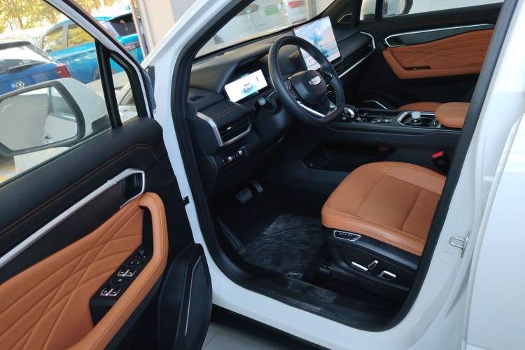 Used Geely Auto Haoyue L 2024 2.0T DCT Flagship Version