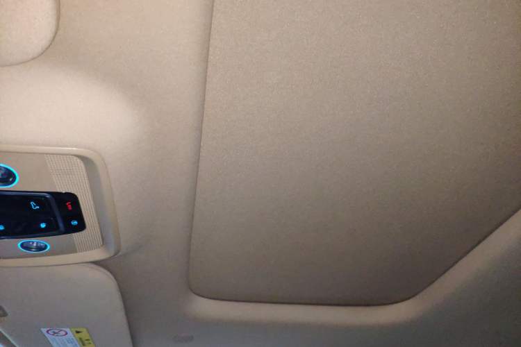 Used Denza D9 2025 DM-i Intelligent Drive 1020 Four-Wheel Drive Prestige Model
