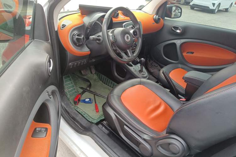 Used  fortwo 2015 1.0L 52 kW Hardtop Passion Edition
