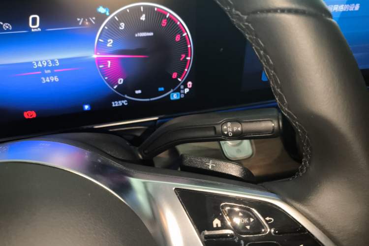 Used Mercedes-Benz V-Class 2024 V 300 Pilot Edition
