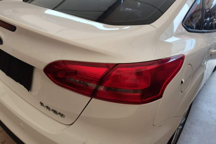 Used Ford Focus 2017 Sedan 1.6L Automatic Fashion Edition Smart Drive Version
