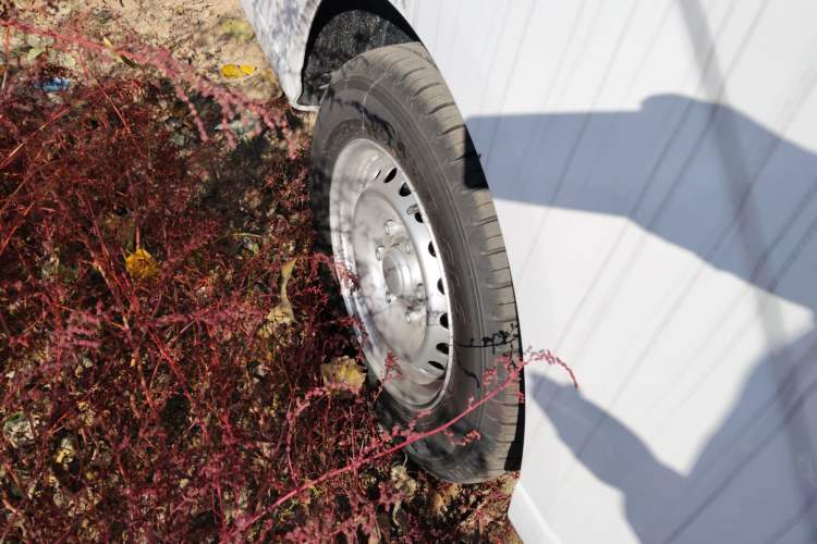 Used Wuling Yangguang 2024 300KM Comfort Version Passenger Van 75kW
