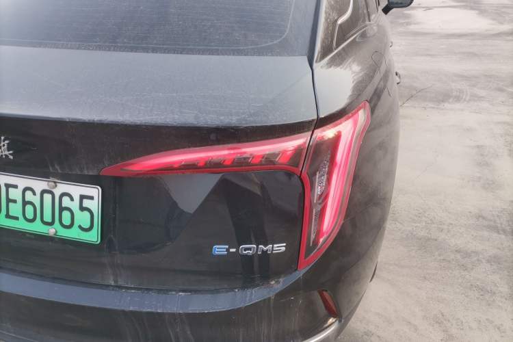 Used Hongqi E-QM5 2022 431 km Charge & Enjoy Edition
