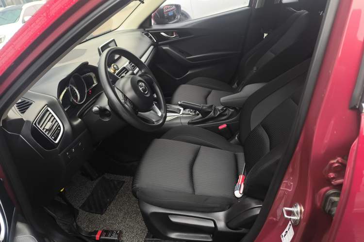 Used Mazda Mazda 3 Axela 2016 Sedan 1.5L Automatic Luxury Model
