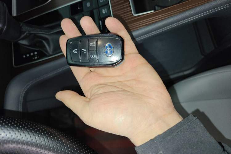 Used Toyota Granvia 2023 2.5L Hybrid Comfort Edition