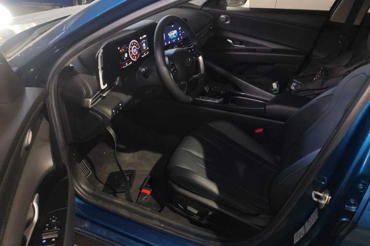 Used Hyundai Elantra 2021 1.5L CVT LUX Prestige Edition
