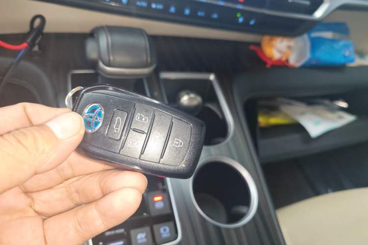 Used Toyota Sienna 2021 2.5L Hybrid Premium Edition
