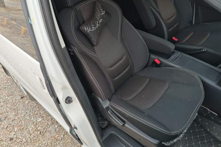 Used  M3 2023 1.8L 7/8-Seater Smart Connectivity Version