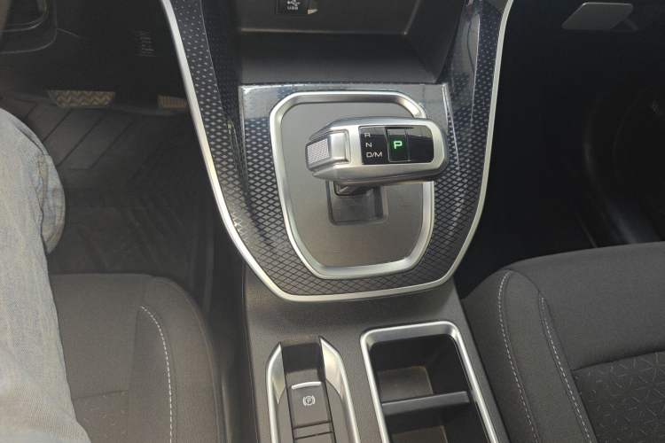 Used Haval M6 2021 PLUS 1.5T DCT Elite Smart Connectivity Model
