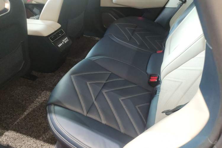 Used Zeekr 001 2022 Ultra-Long Range Dual-Motor YOU Version
