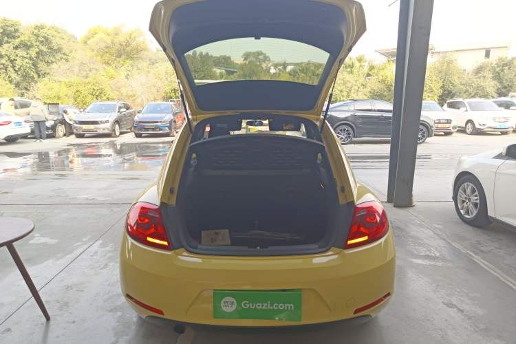 Used Volkswagen Beetle 2015 180TSI model
