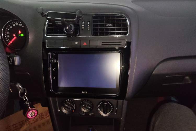 Used Volkswagen Polo 2016 1.6L Automatic Comfort Model
