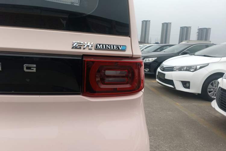 Used Wuling Hongguang MINIEV 2021 Macaron Fashion Edition Lithium-Ion Battery