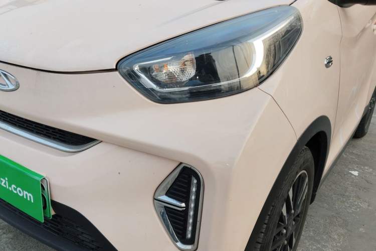 Used Chery Little Ant 2022 Revised Version Sweet Pink Edition Half-Sugar Version Lithium Iron Phosphate 30.7 kWh 30 kW 301 km
