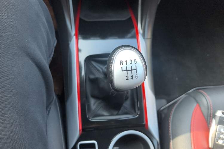 Used Haval H2 2017 Blue Label 1.5T Manual Two-Wheel Drive Luxury Model