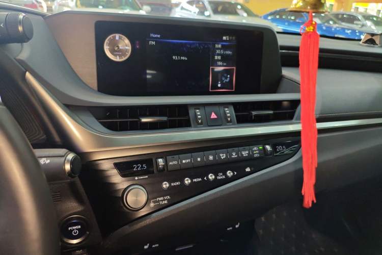 Used Lexus ES 2020 300h Premier Edition
