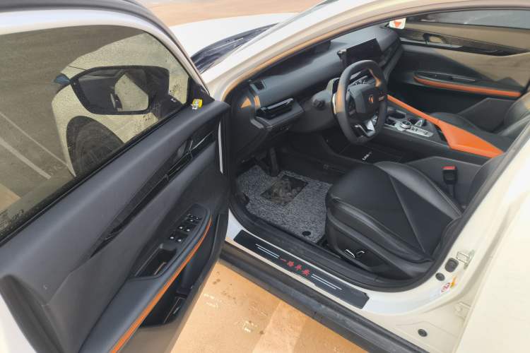 Used Changan UNI-V 2022 1.5T Prestige Version