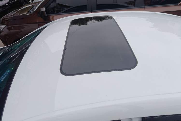 Used Roewe i5 2020 1.5L Automatic 4G Connect Luxury Flagship Edition
