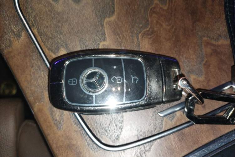 Used Mercedes-Benz E-Class 2019 E 260 L
