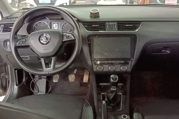 Used Skoda Octavia 2017 1.6L Manual Smart Drive Edition