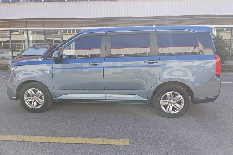 Used Wuling Hongguang PLUS 2019 1.5T Manual Luxury 7-Seater