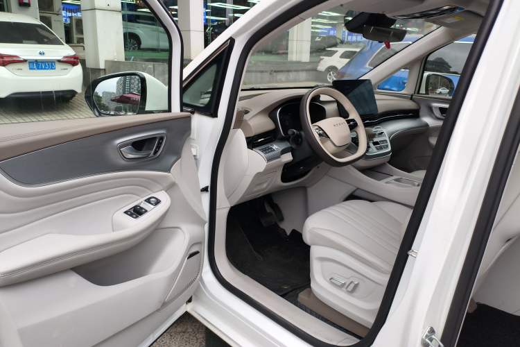 Used Roewe iMAX8 New Energy 2025 1.5T DMH Lu Zun Deluxe Edition
