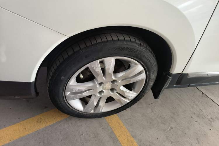 Used Peugeot 3008 2016 2.0L Automatic Classic Edition