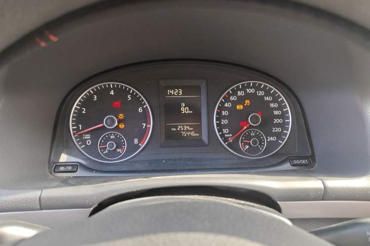 Used Volkswagen Touran 2013 1.4T Manual Fashion Edition 5 Seats
