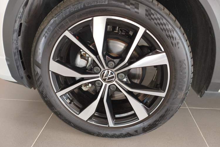 Used Volkswagen T-ROC 2025 300TSI DSG Two-Wheel Drive Chen Guang Edition
