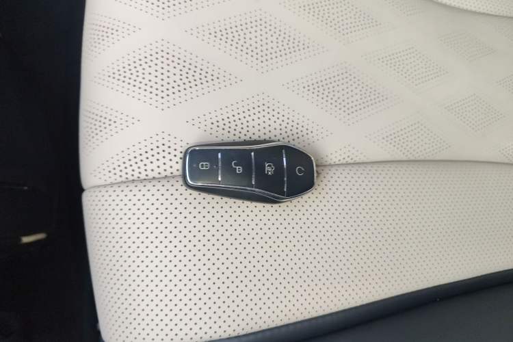 Used BYD Dolphin 2023 420 km Free Version
