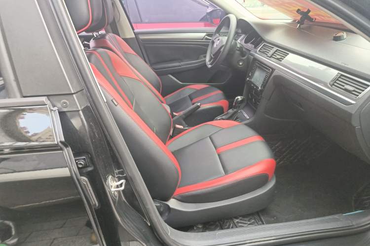 Used Volkswagen Bora 2016 1.6L Automatic Fashion Model
