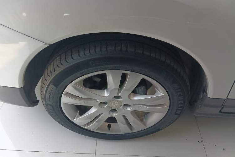 Used Peugeot 3008 2015 1.6THP Automatic Classic Edition
