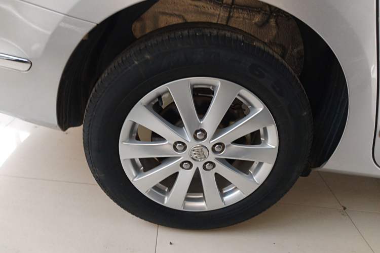 Used Buick GL8 2018 28T Luxury Model China VI Standard