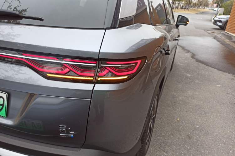 Used BYD Song L DM-i 2025 Intelligent Driving Version 160 km Beyond-Range Type
