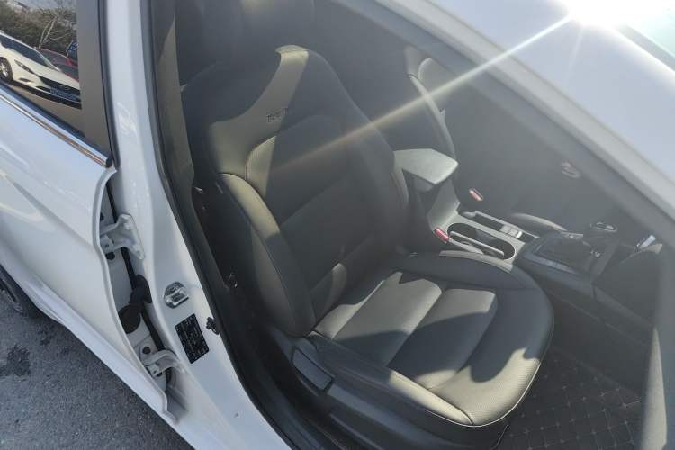 Used Hyundai Elantra 2019 1.4T Dual-Clutch Xuan Dong · Dynamic Model
