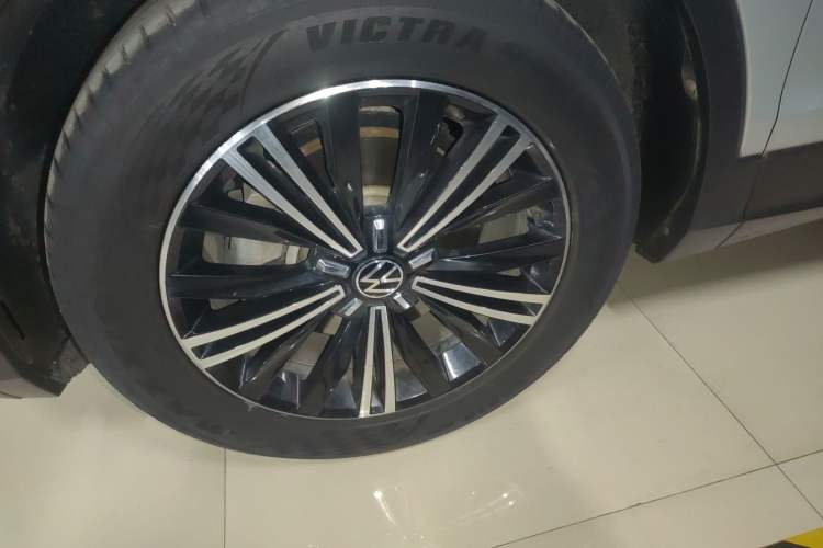 Used Volkswagen Tiguan L 2021 330TSI Automatic Two-Wheel Drive Smart Edition
