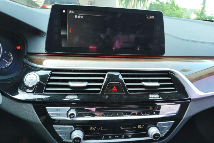 Used BMW 5 Series 2018 525Li Luxury Package
