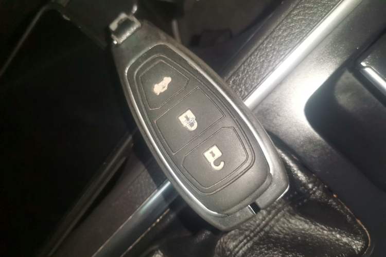 Used Ford Kuga 2019 EcoBoost 180 Two-Wheel-Drive Titanium Plus Model China VI Standard
