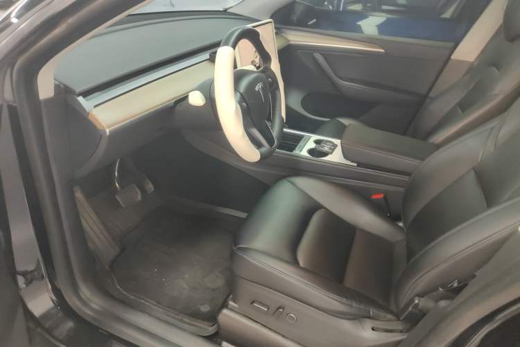 Used Tesla Model Y 2021 Long-Range All-Wheel-Drive Version