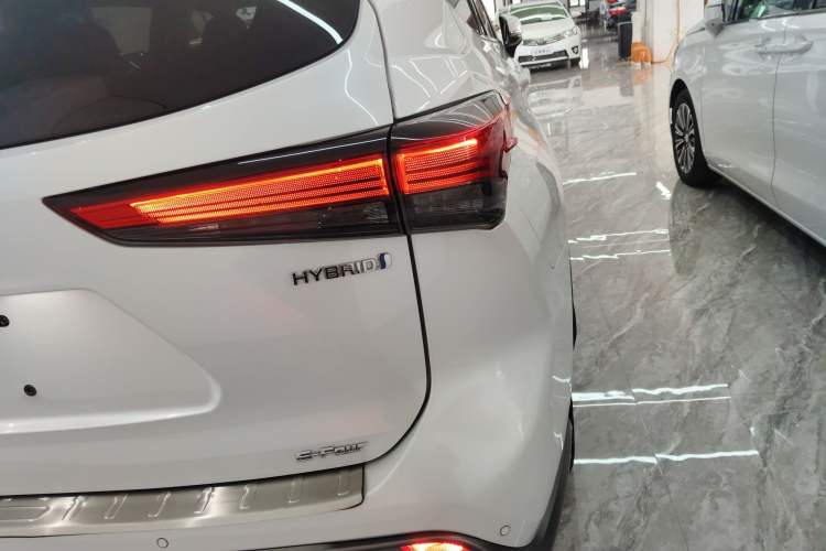 Used Toyota Highlander 2022 Dual-Engine 2.5L Four-Wheel Drive Prestige Version 7 Seats
