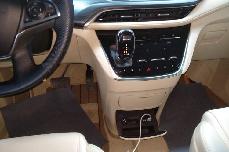 Used Buick GL8 2023 ES Lu Zun Deluxe Model
