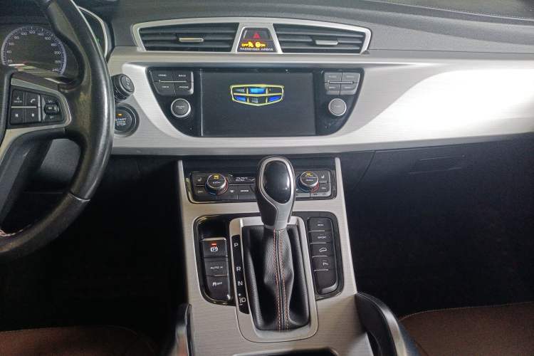 Used Geely Auto Emgrand X7 Sport 2016 1.8TD Automatic ZhiZun Version
