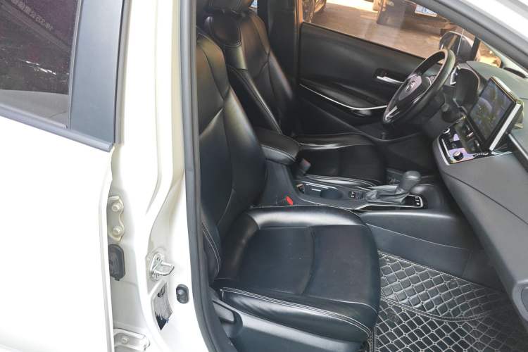 Used Toyota Corolla 2021 Dual-Engine 1.8L E-CVT Pioneer Edition
