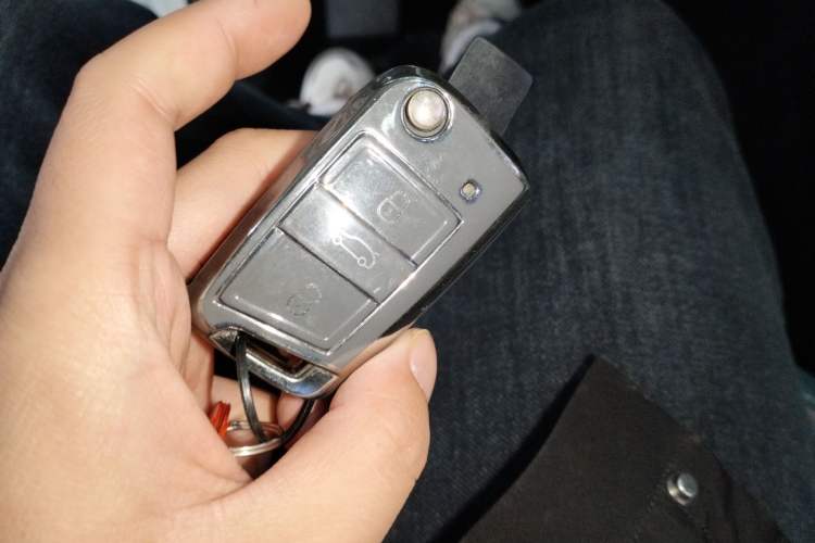 Used Volkswagen Tharu 2023 300TSI Two-Wheel-Drive Full Moon Edition
