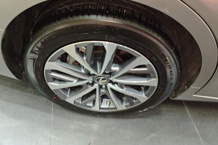 Used Lexus ES 2022 300h Excellence Edition
