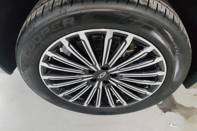 Used Chery Tiggo 9 C-DM 2025 1.5T 106KM Ultra-Comfort Edition 5 Seats Lithium-NMC