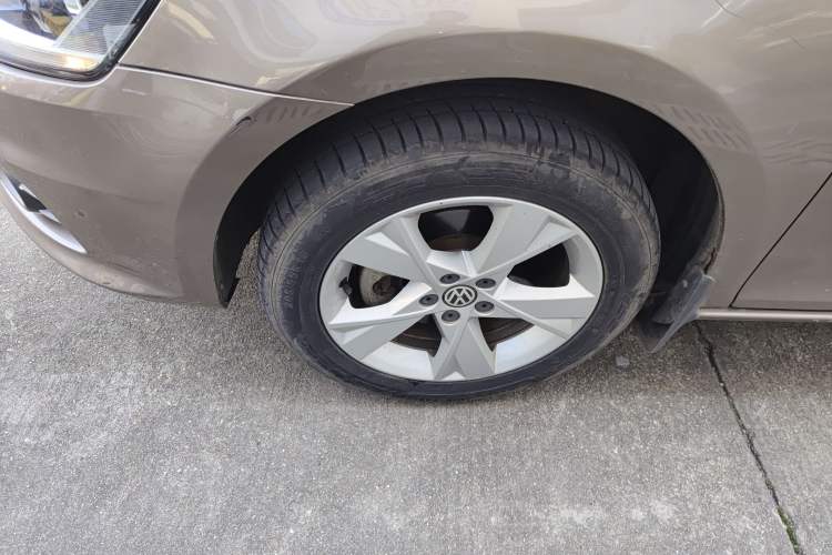 Used Volkswagen Bora 2015 Value Edition 1.6L Manual Fashionable Style
