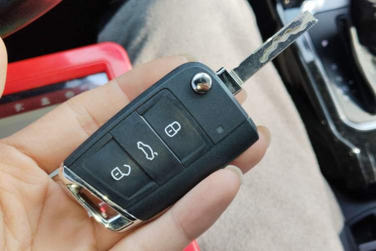 Used Volkswagen T-ROC 2021 280TSI DSG Two-Wheel Drive Luxury Smart Connectivity Version
