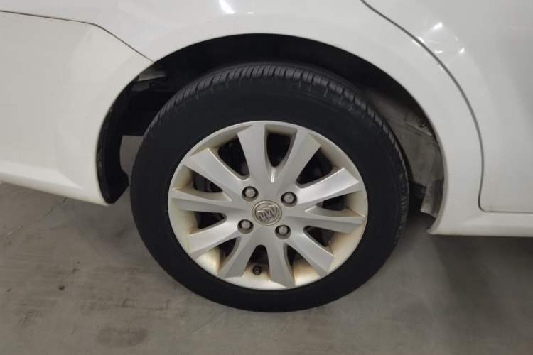 Used Buick Excelle 2013 1.5L Manual Classic Model
