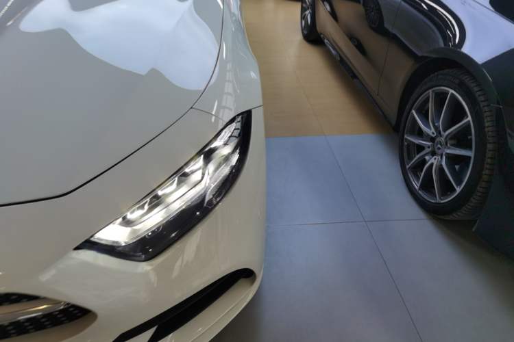 Used Mercedes-Benz CLS 2021 CLS 300 Luxury Model
